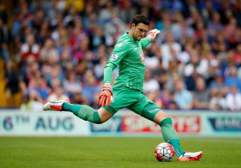 Alex McCarthy và những màn trình diễn ấn tượng trên sân cỏ