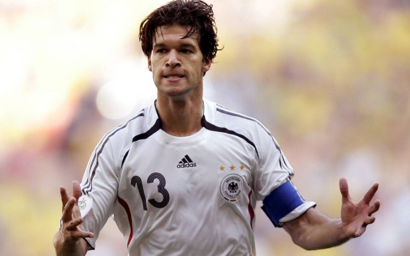 Michael Ballack là tiền vệ toàn diện với khả năng công thủ xuất sắc