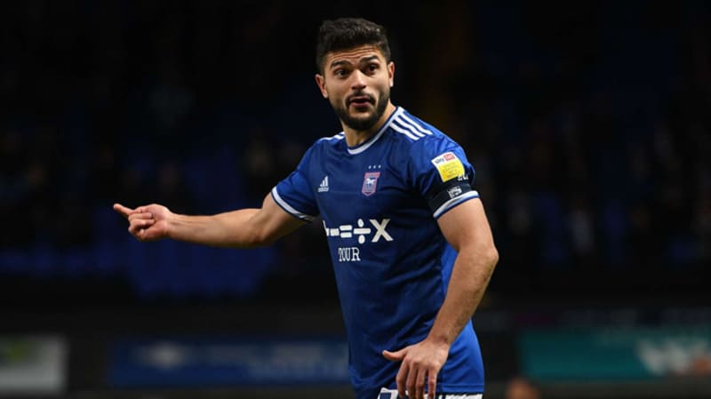 Morsy là thủ lĩnh bên ngoài sân cỏ