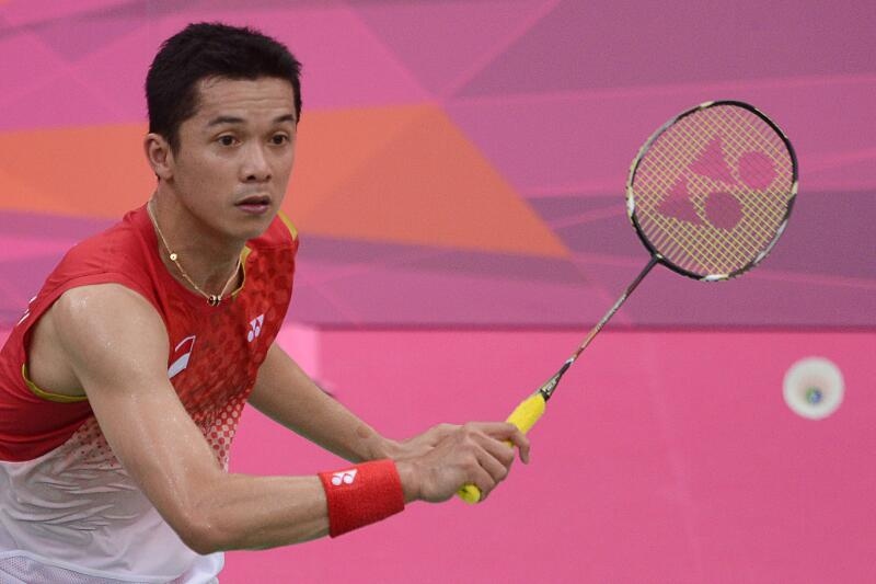 Taufik Hidayat tung cú đánh ấn tượng