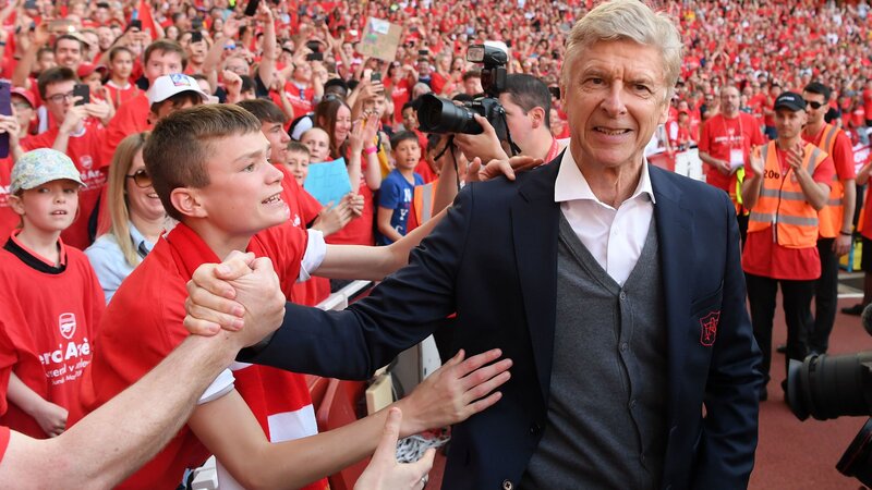 Wenger với triết lý bóng đá đặc biệt
