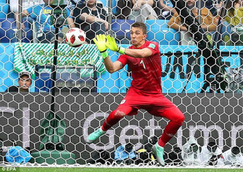 Cầu thủ bắt penalty xuất thần