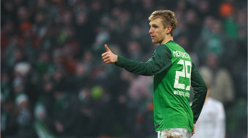Mertesacker khi còn thi đấu tại CLB Werder Bremen