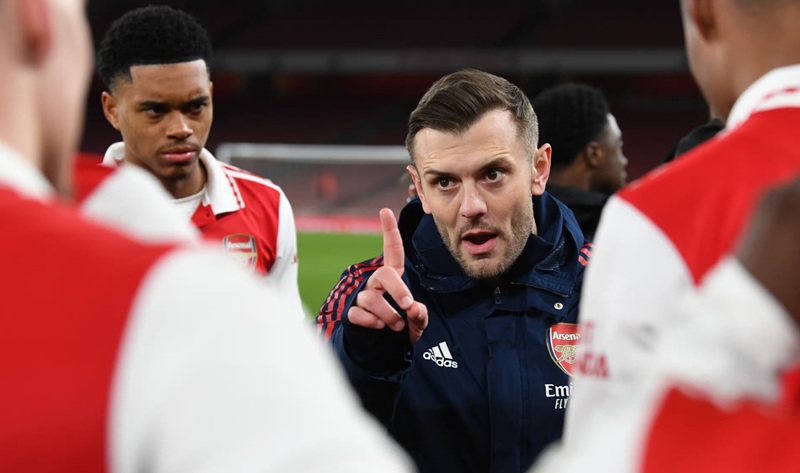 Per Mertesacker trong vai trò dẫn dắt tại học viện Arsenal