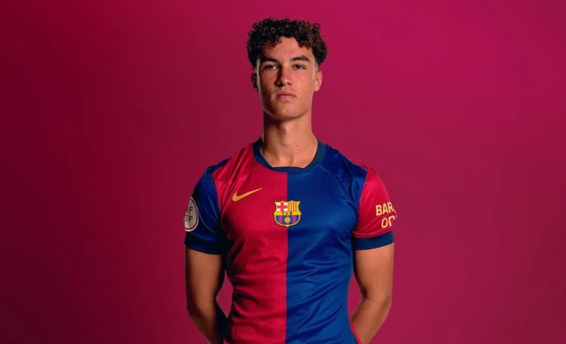 Cầu thủ Noah Darvich - tài năng trẻ tiềm năng của Barcelona