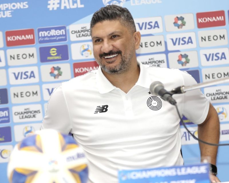 Anh thi đấu linh hoạt ở vị trí tiền vệ và tiền đạo, thường ghi những bàn thắng quan trọng