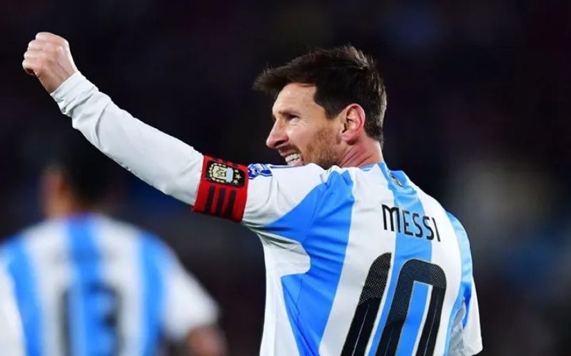 Chân sút được coi là một trong những cầu thủ vĩ đại nhất lịch sử thế giới