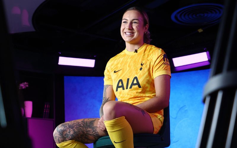 Nữ thủ môn đóng vai trò chỉ huy ở tuyến cuối