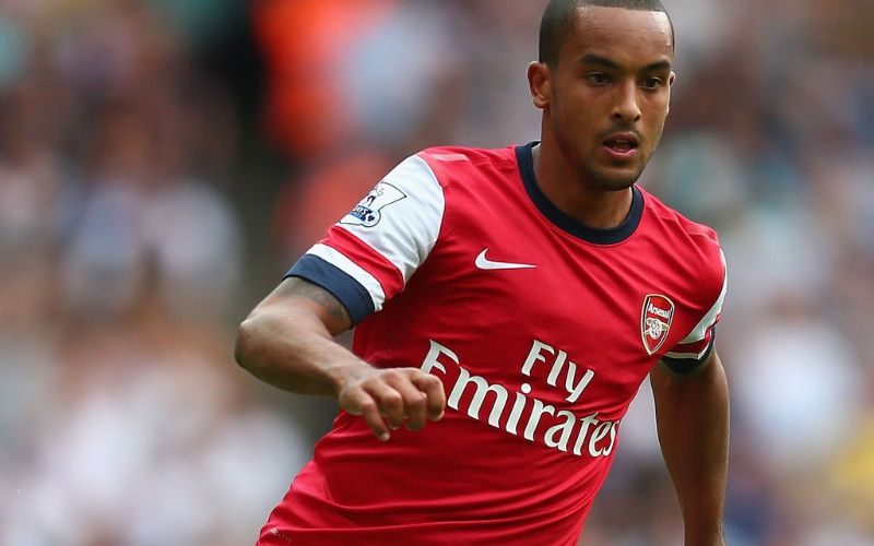 Theo Walcott là cầu thủ trẻ nhất từng được triệu tập lên đội tuyển Anh 