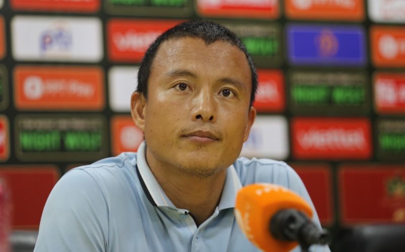 Trong màu áo đội tuyển quốc gia, anh là chốt chặn đáng tin cậy nơi hàng thủ