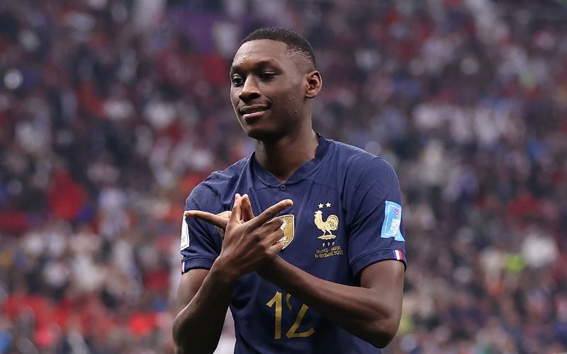 Anh được HLV Luis Enrique sử dụng linh hoạt nhiều vị trí trong sơ đồ chiến thuật 