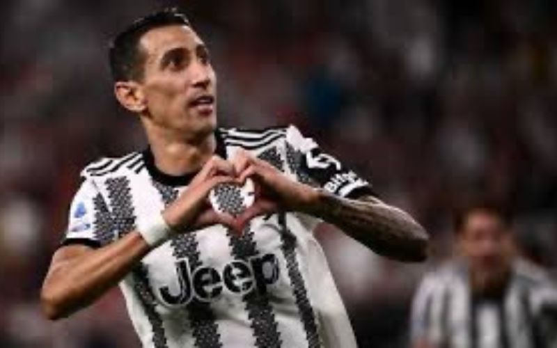 Anh sở hữu những phẩm chất để trở thành mẫu tiền vệ tấn công đa năng.