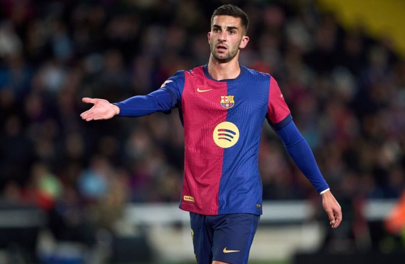 Sự chuyên nghiệp và tinh thần chiến đấu bền bỉ khiến anh trở thành hình mẫu lý tưởng cho thế hệ cầu thủ trẻ